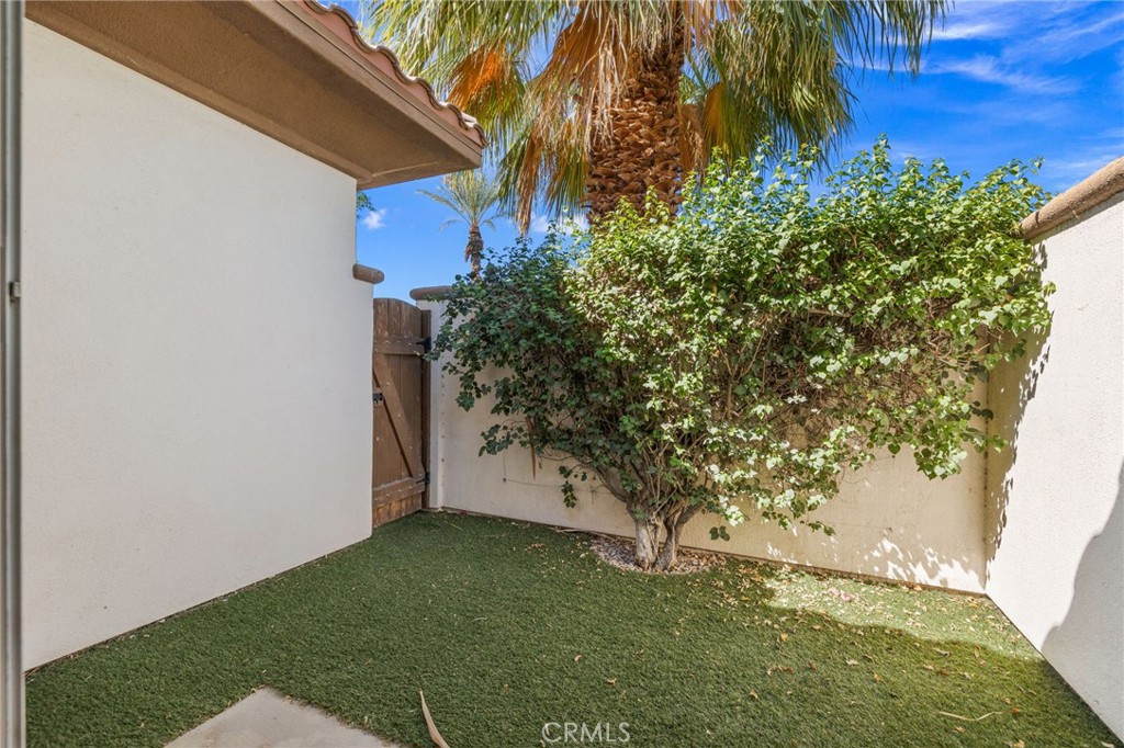 12 Wimbledon Circle