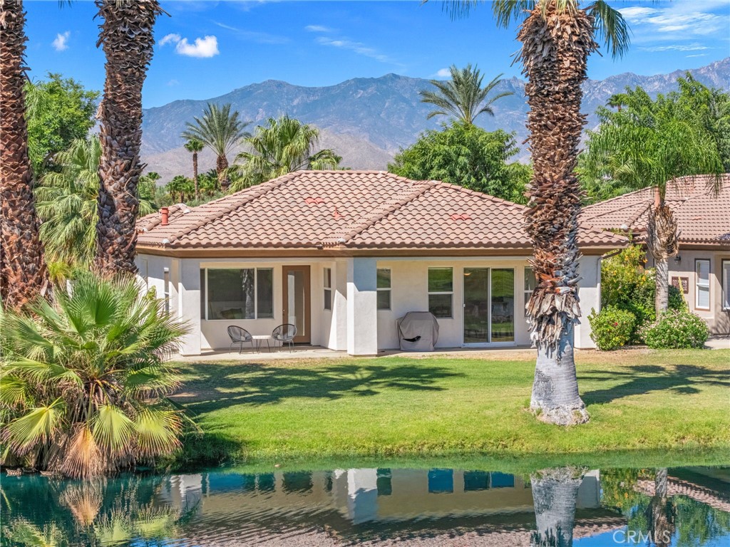 12 Wimbledon Circle