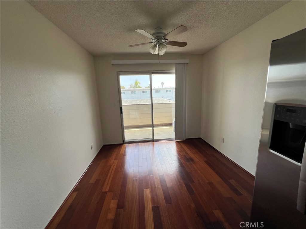 569 E St 30