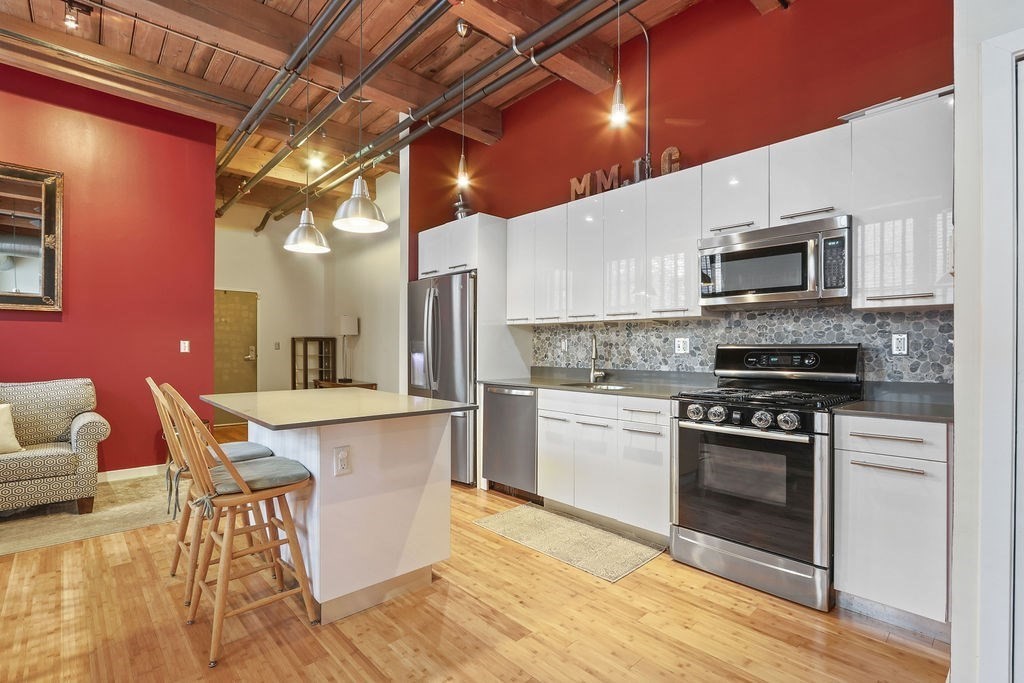 43 Charlton Street Unit: B102