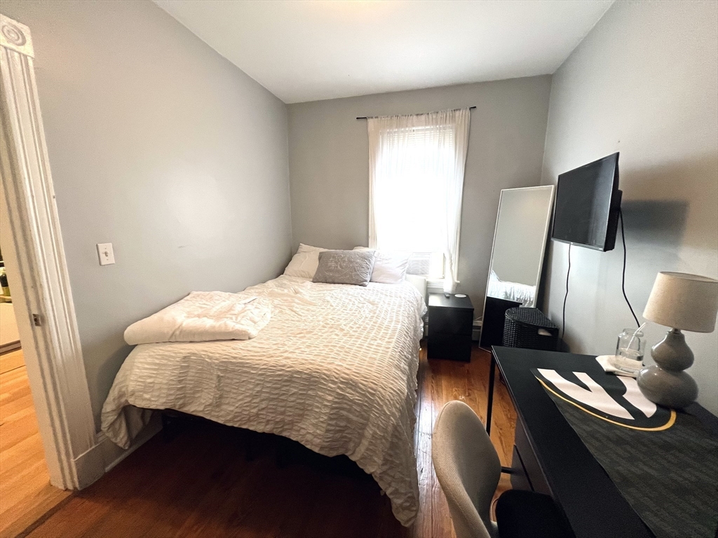 473 E 3rd # 2
