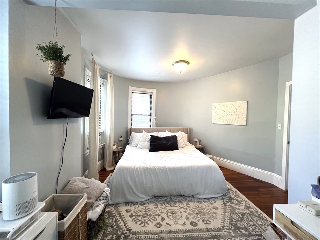 473 E 3rd # 2