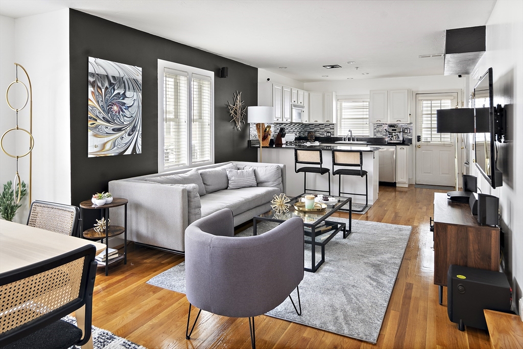 131 Tudor Unit: TH