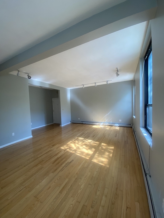 60 Charlesgate W # 2B