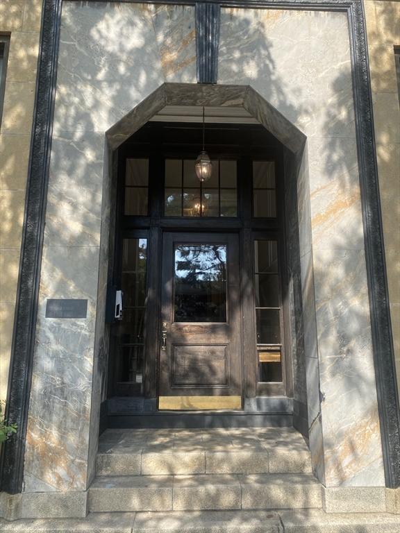 60 Charlesgate W # 2B