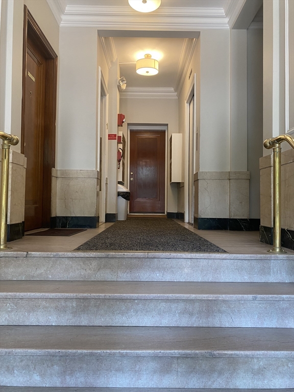 60 Charlesgate W # 2B