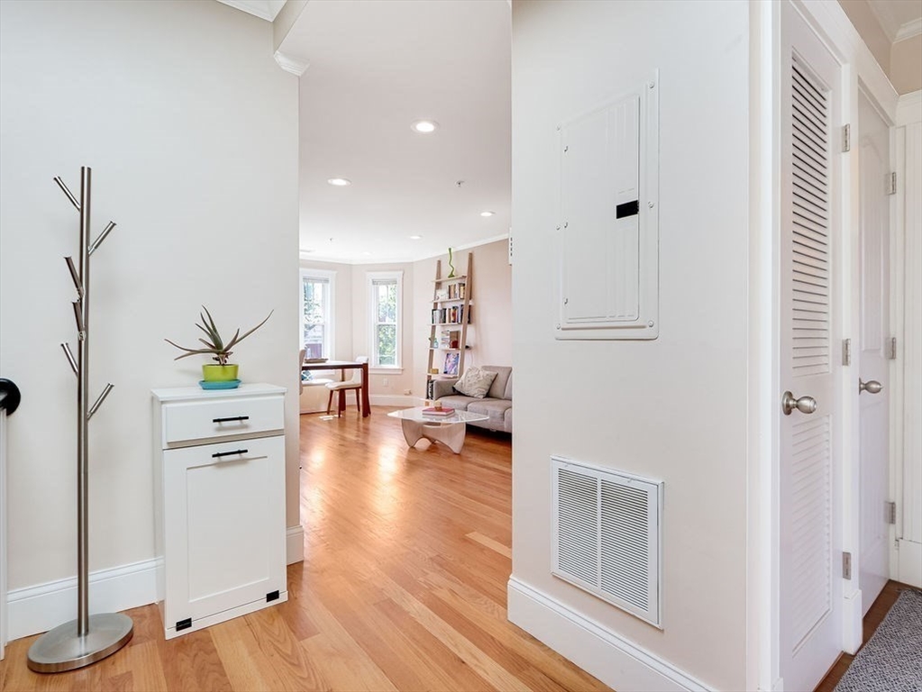 11 Everett Ave # 3