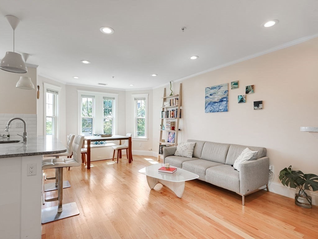 11 Everett Ave # 3