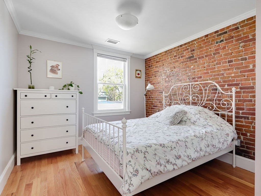 11 Everett Ave # 3
