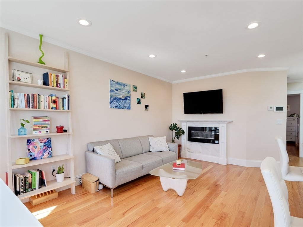 11 Everett Ave # 3