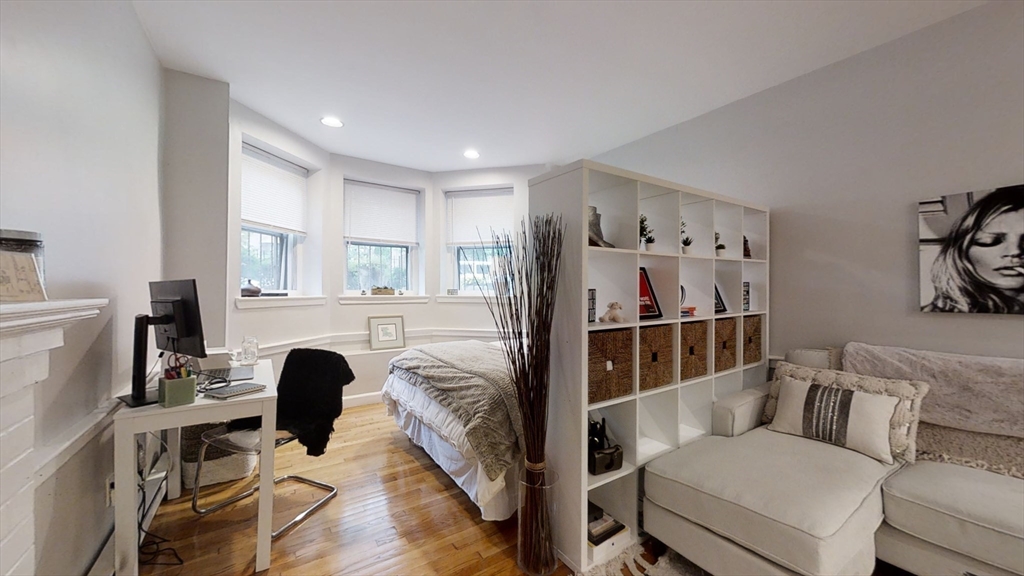 125 Beacon St # 1