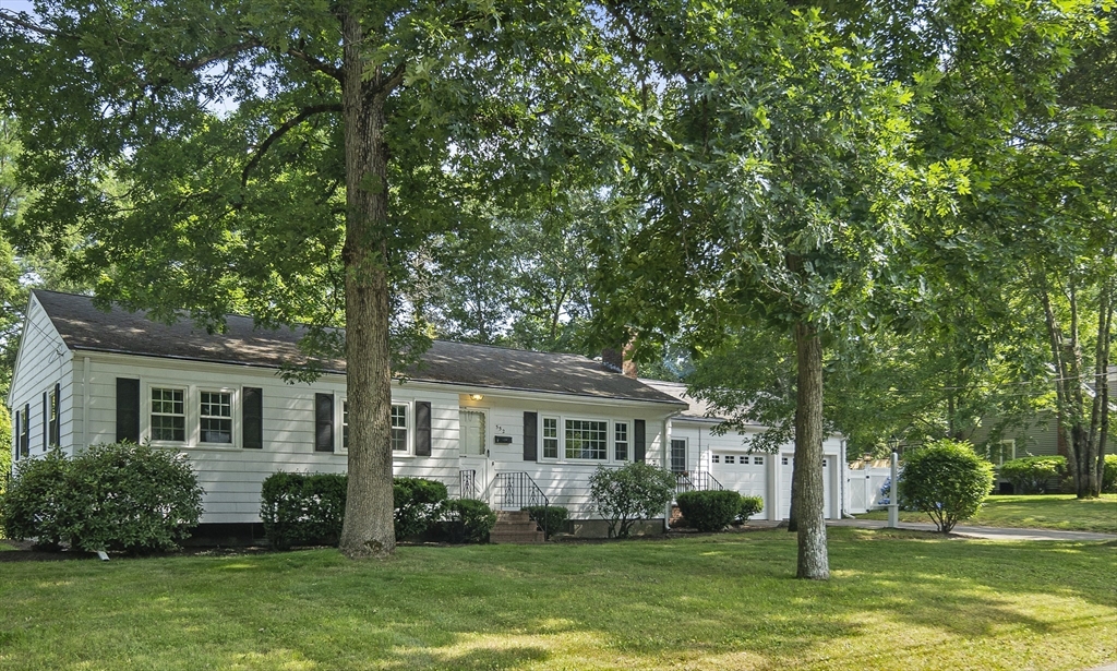 552 Nichols St.