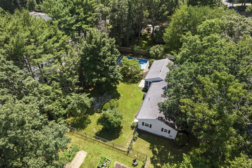 552 Nichols St.
