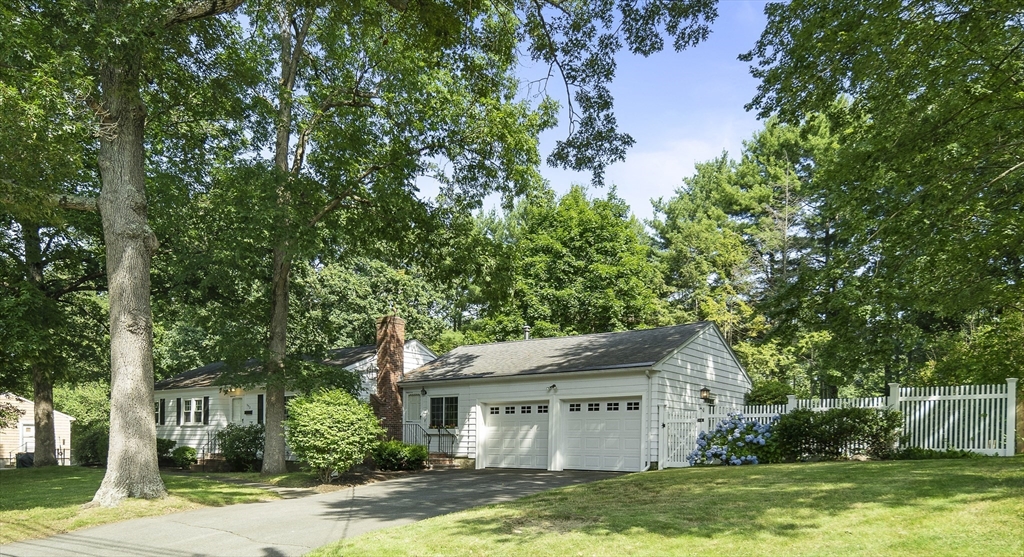 552 Nichols St.