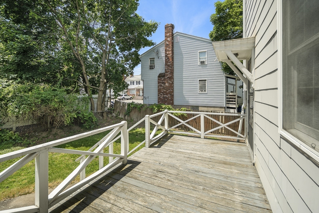 128 Central St