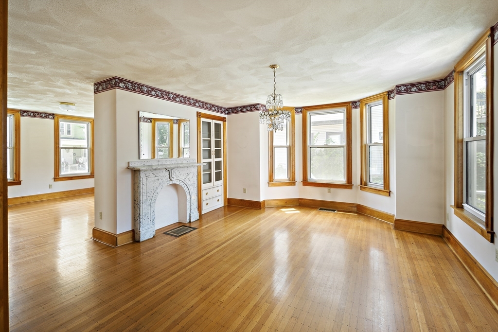 128 Central St
