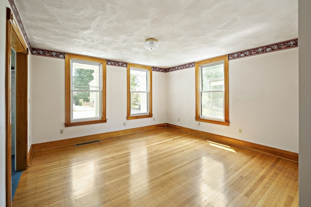 128 Central St