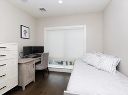 214 Market St # 403