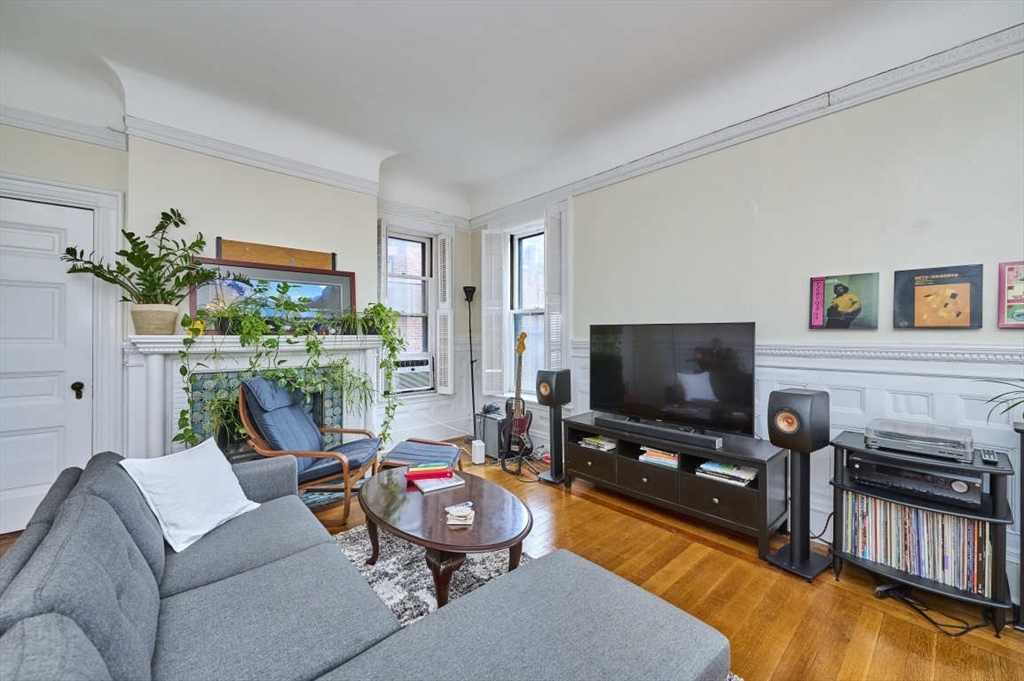 290 Commonwealth Ave # 15