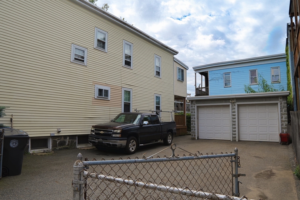 48 Shawmut St