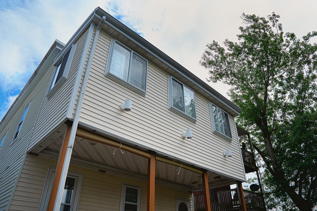 48 Shawmut St