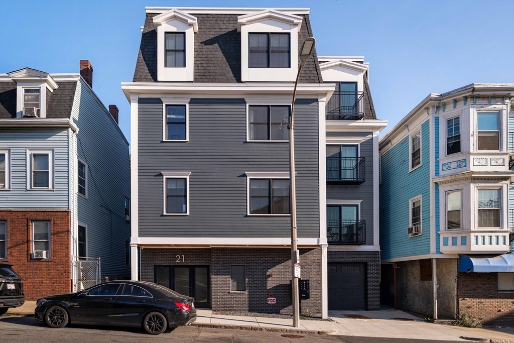 21 Lexington St # 201