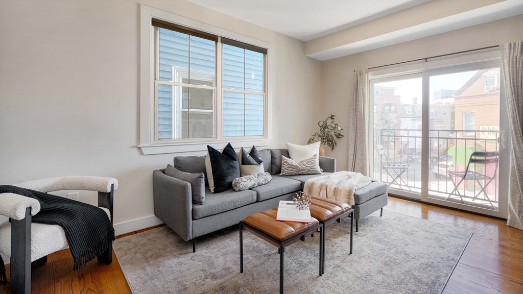 21 Lexington St # 201