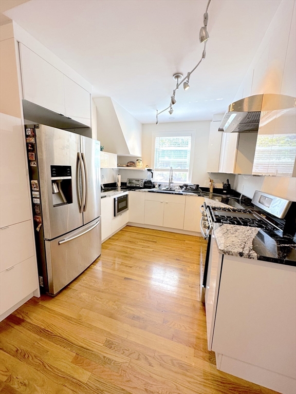 6 Barstow St # 1