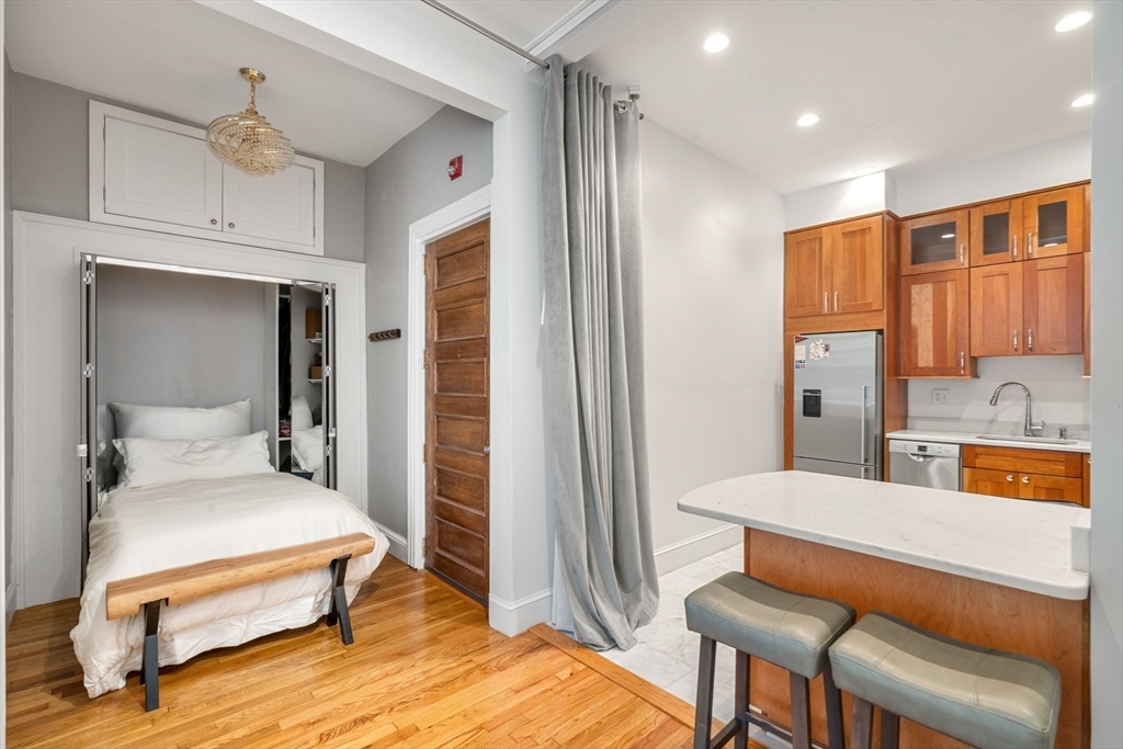 132 Commonwealth Ave # 8
