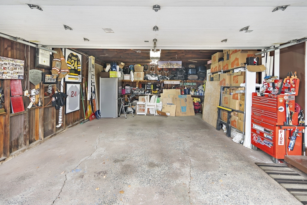 371 N Shore Rd
