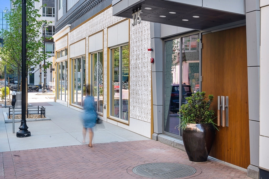 375 Canal St. # 817