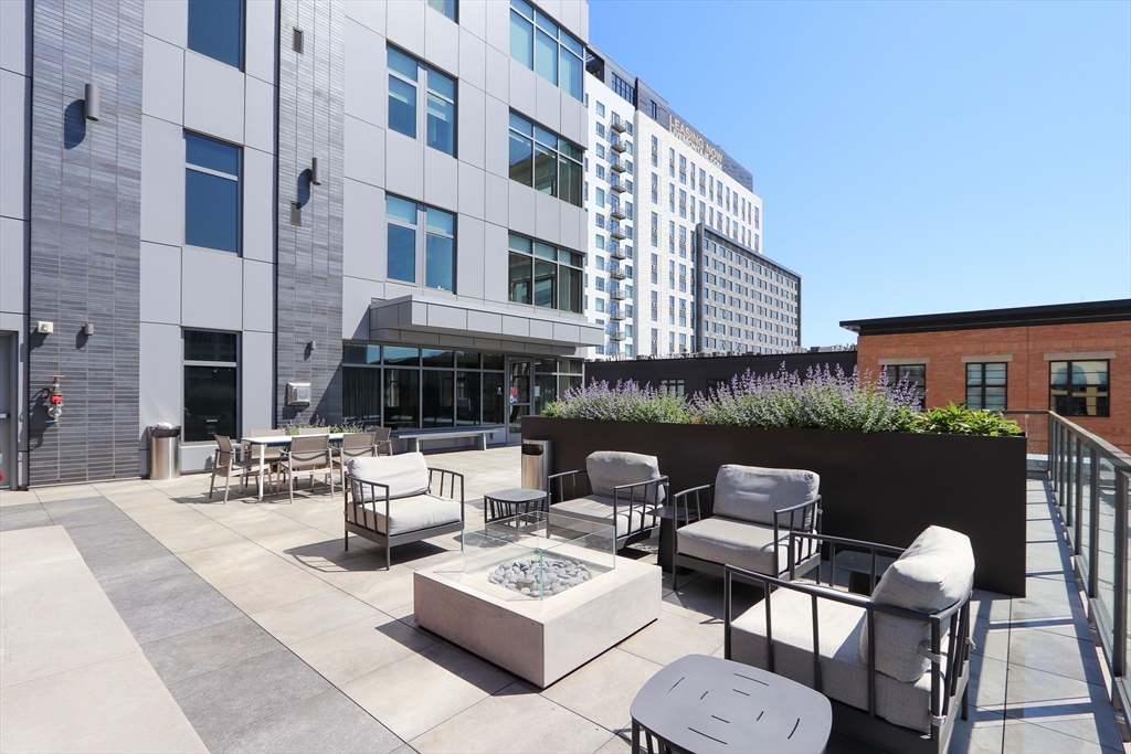 375 Canal St. # 817