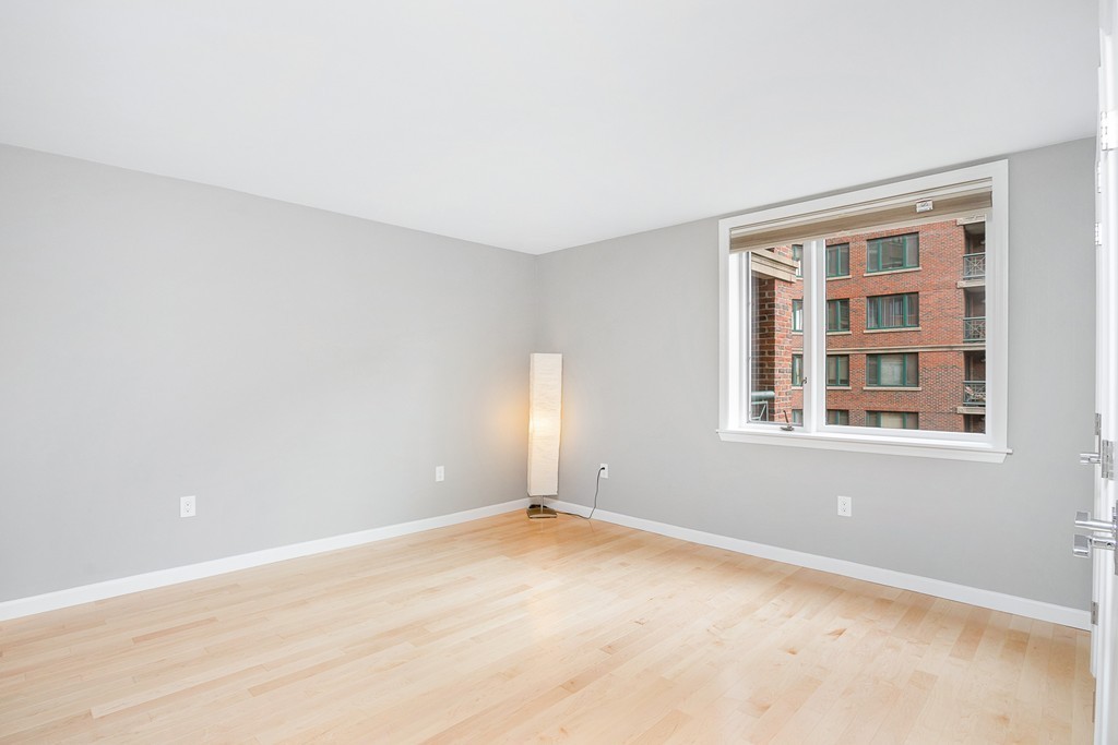 10 Rogers St # 520