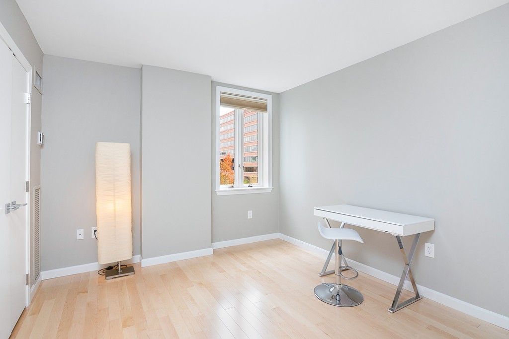 10 Rogers St # 520