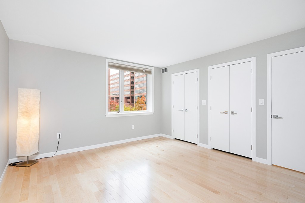 10 Rogers St # 520