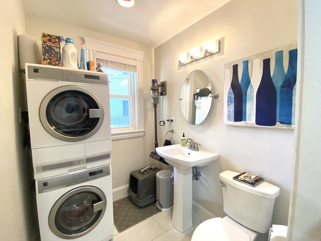 9 Hallam St # 1