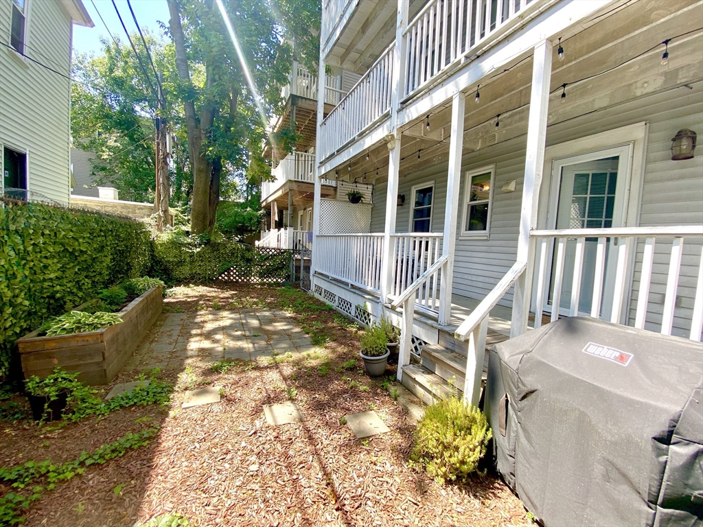 9 Hallam St # 1