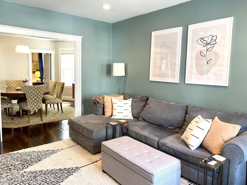 9 Hallam St # 1