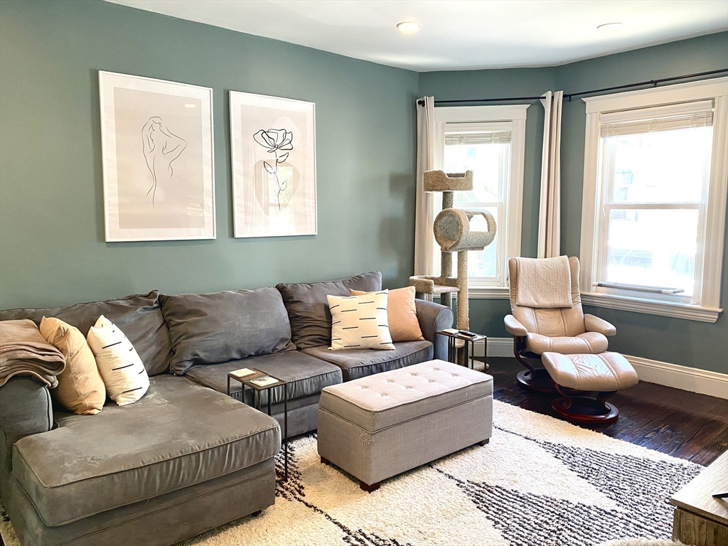 9 Hallam St # 1