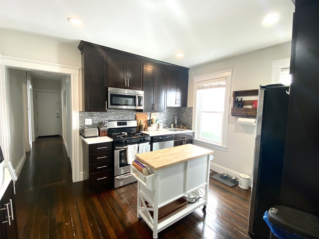 9 Hallam St # 1