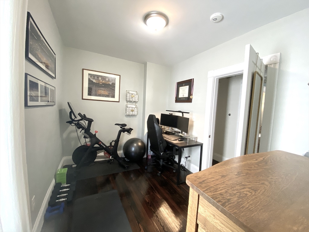 9 Hallam St # 1