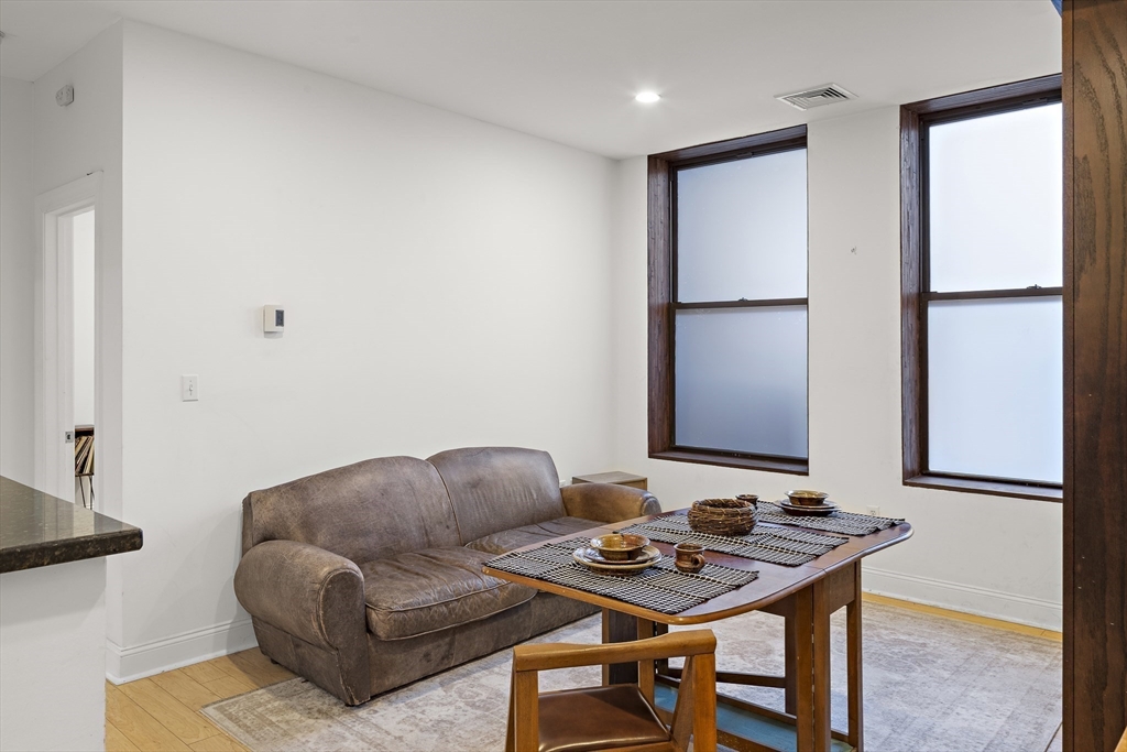7 Central Sq # 205
