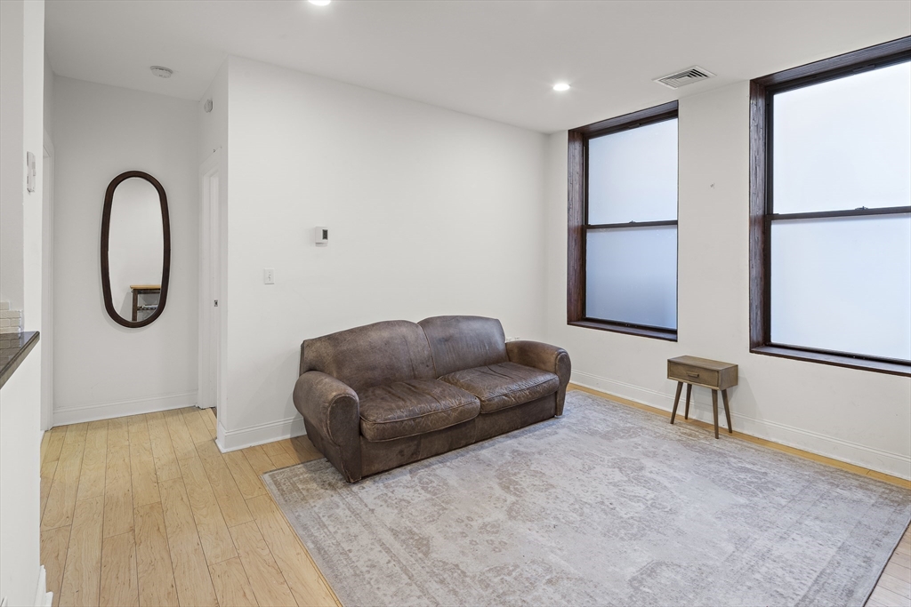 7 Central Sq # 205