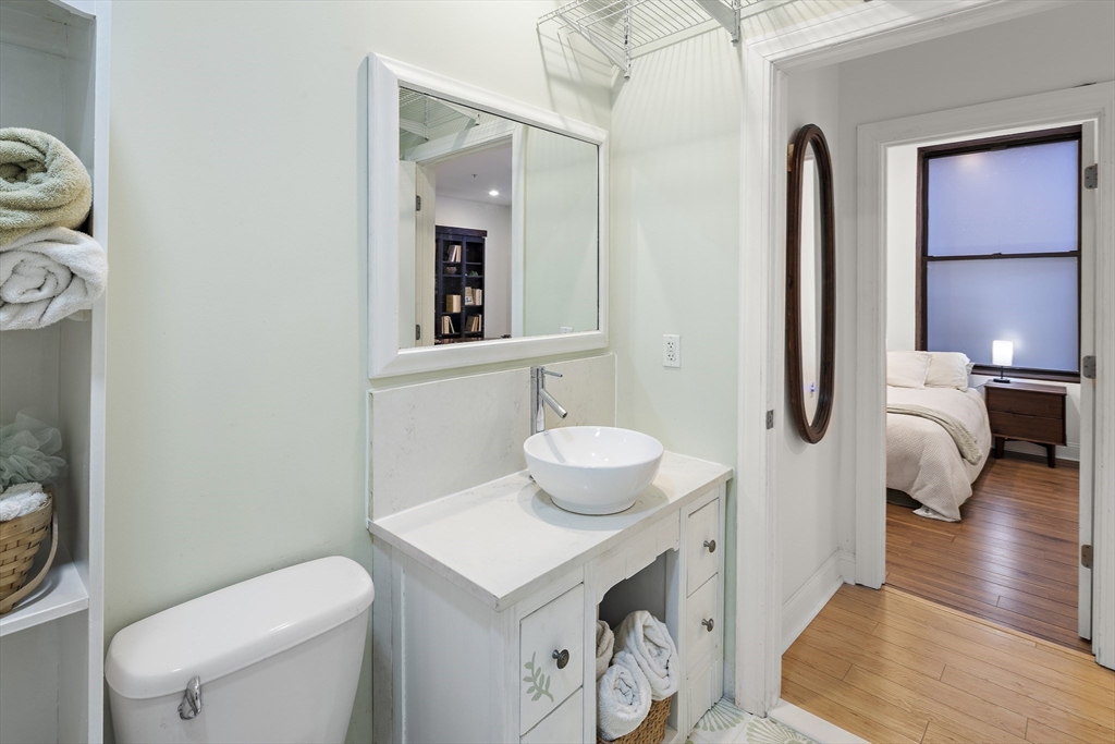 7 Central Sq # 205