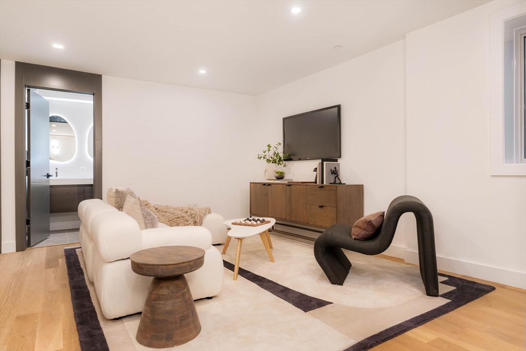 286 Broadway # 2