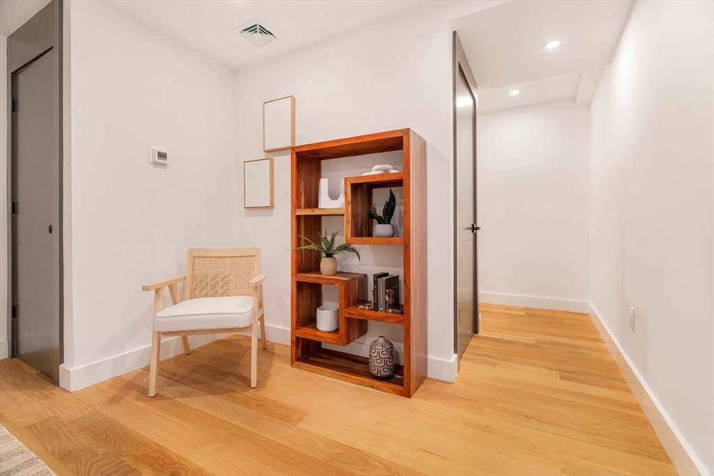 286 Broadway # 1