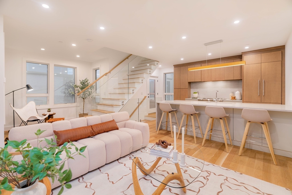 286 Broadway # 1