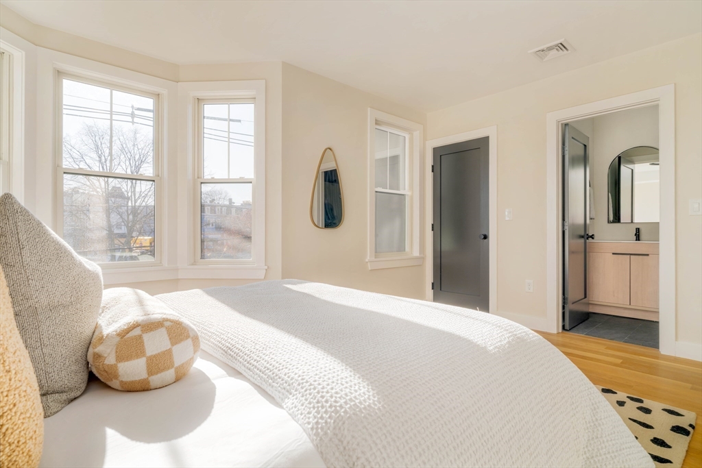 272 East Eagle St # 5