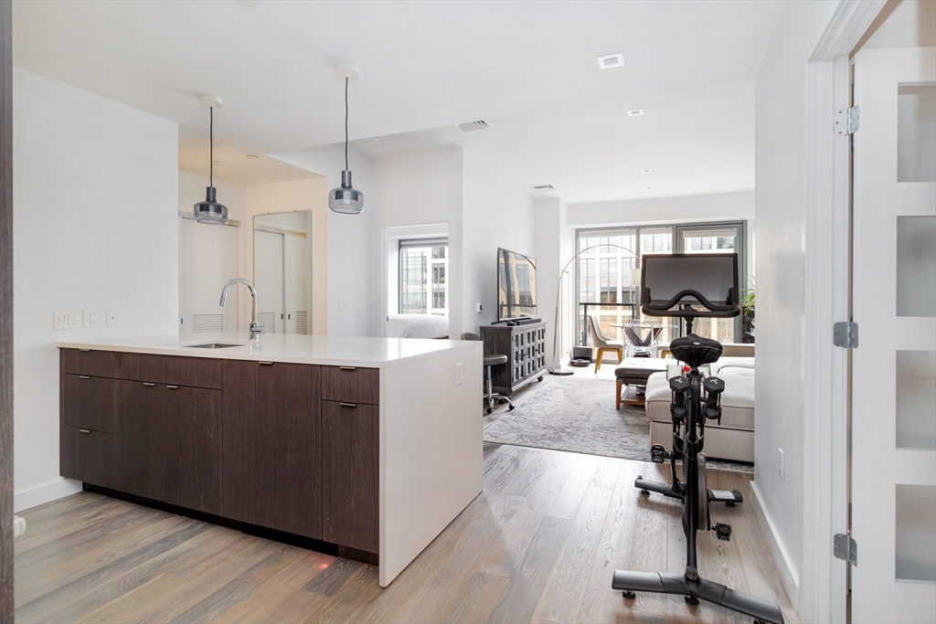 375 Canal St Unit: PH203