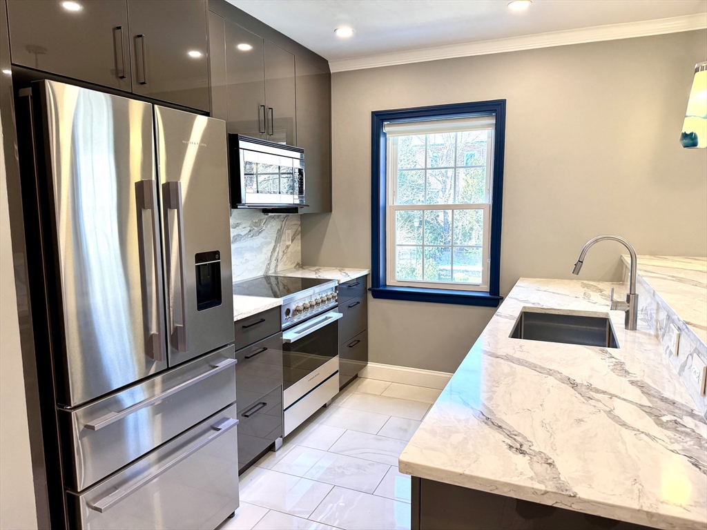 27-29 Commonwealth Ave # 6
